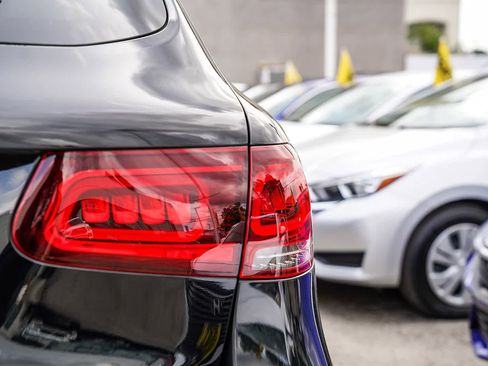 Used 2021 Mercedes-Benz GLC 300 image 10