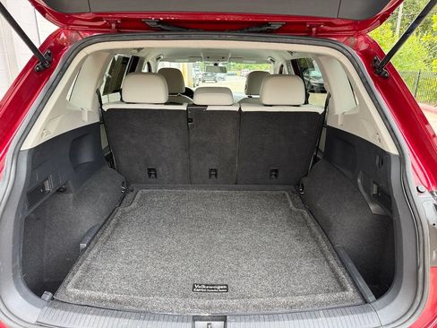 Used 2018 Volkswagen Tiguan SE AWD/4WD image 34