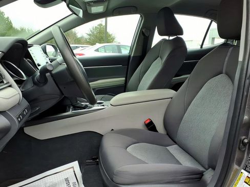Certified 2022 Toyota Camry LE image 13