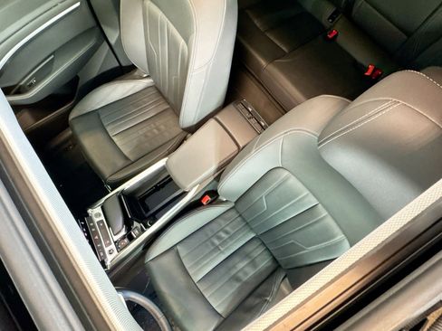 Used 2022 Audi e-tron Premium w/ Convenience Plus Package image 20