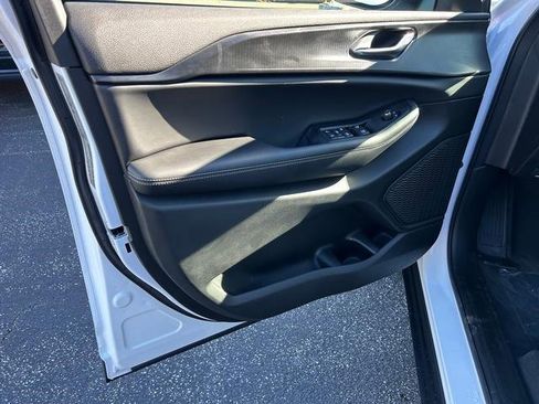 New 2025 Jeep Grand Cherokee 4WD image 10