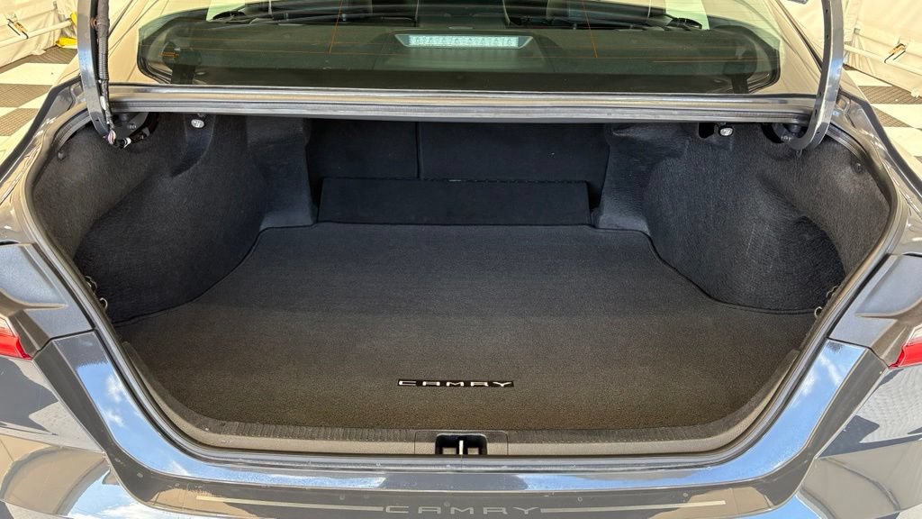 Used 2025 Toyota Camry XLE FWD image 4
