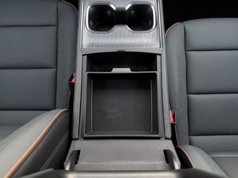 New 2026 GMC Acadia AT4 image 21