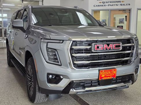 Used 2026 GMC Yukon XL Elevation AWD/4WD image 3