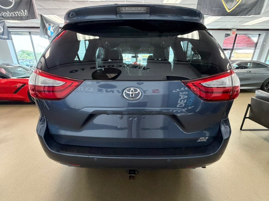 Used 2016 Toyota Sienna XLE w/ XLE Navigation Package AWD/4WD image 15