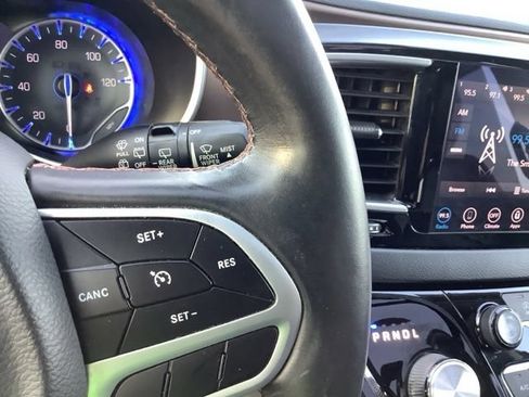 Used 2018 Chrysler Pacifica Touring-L Plus FWD image 31