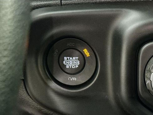 Used 2022 Jeep Gladiator Sport image 20