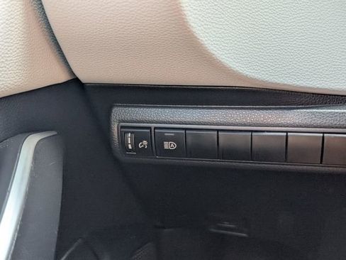 Used 2024 Toyota Corolla SE image 28