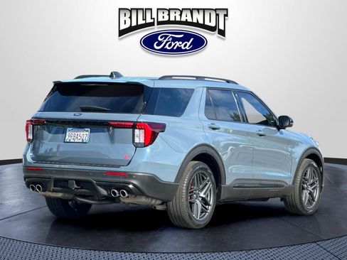 Used 2025 Ford Explorer ST AWD/4WD image 3