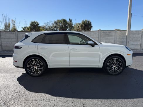 Certified 2026 Porsche Cayenne AWD/4WD image 7