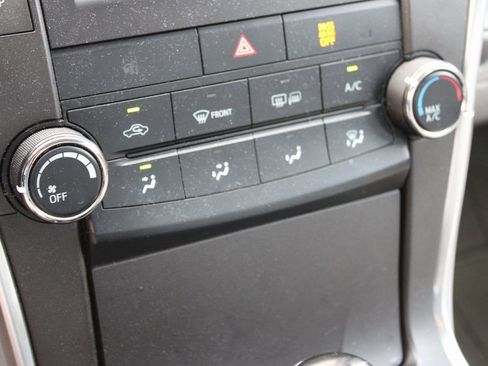 Used 2017 Toyota Camry LE image 21