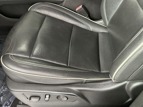 Used 2021 Chevrolet Tahoe Premier w/ Premium Package RWD image 12