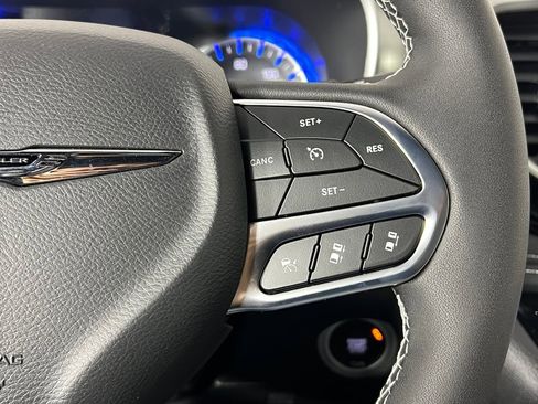 New 2026 Chrysler Pacifica Select FWD image 10