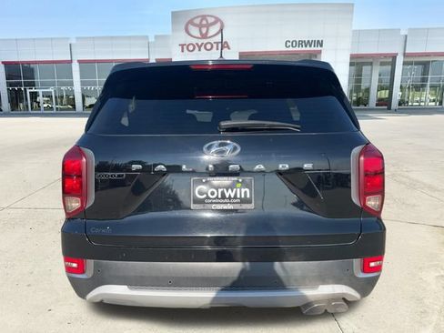 Used 2022 Hyundai Palisade SE FWD image 4