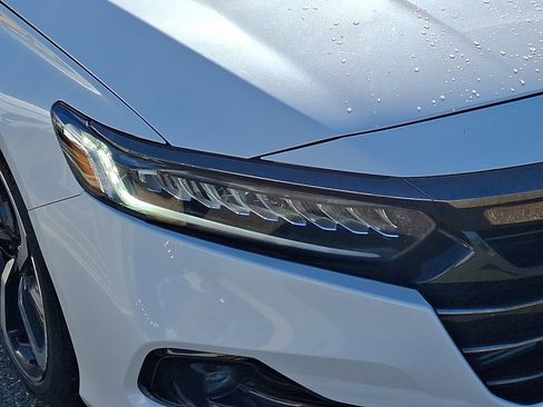 Used 2022 Honda Accord Sport image 9
