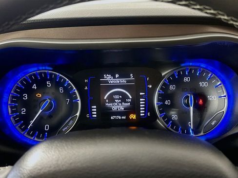 Used 2023 Chrysler Voyager LX FWD image 5