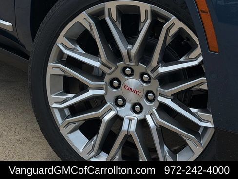 New 2026 GMC Yukon Denali w/ Denali Reserve Package AWD/4WD image 9