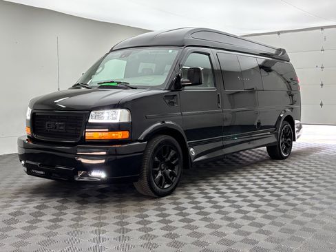 Used 2025 GMC Savana 2500 Extended w/ Driver Convenience Package RWD image 16