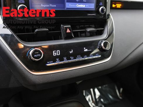 Used 2022 Toyota Corolla LE FWD image 18