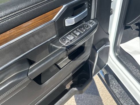 Used 2024 RAM 2500 Laramie AWD/4WD image 11