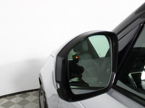 Used 2022 Land Rover Discovery S R-Dynamic image 46