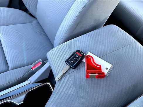 Used 2017 Honda Accord LX image 10