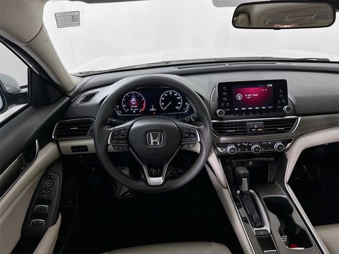 Used 2018 Honda Accord LX image 19