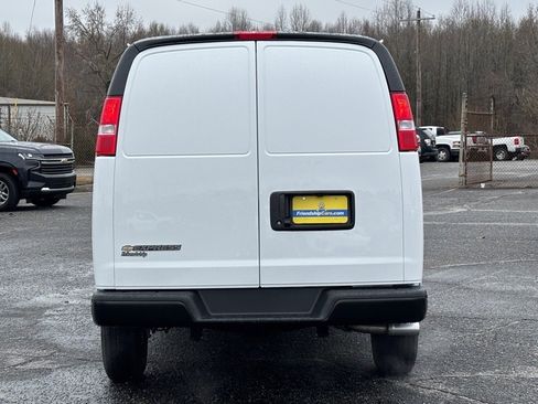 New 2025 Chevrolet Express 3500 w/ Driver Convenience Package image 20