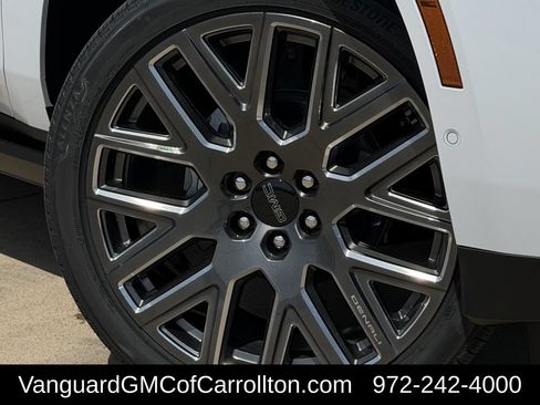 New 2026 GMC Yukon XL Denali Ultimate AWD/4WD image 9