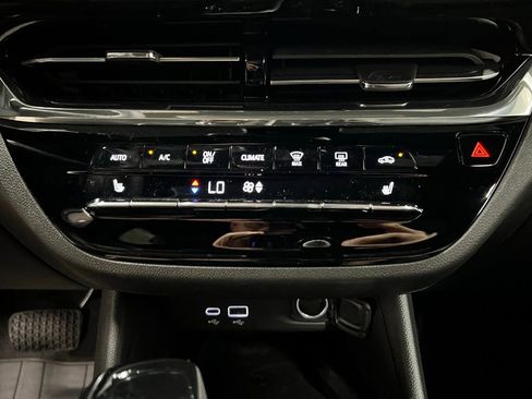 New 2026 Buick Envista Sport Touring FWD image 18