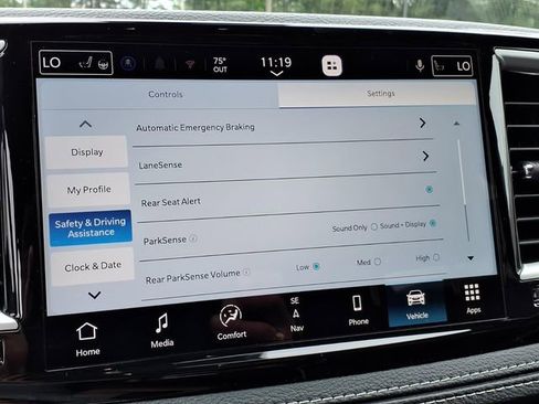 New 2027 Chrysler Pacifica Limited FWD image 7