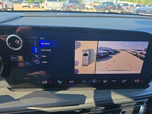 New 2027 Chevrolet Traverse LT w/ Driver Confidence Package FWD image 17