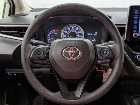 Used 2021 Toyota Corolla LE image 24