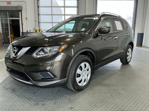 Used 2016 Nissan Rogue S w/ Appearance Package image 2