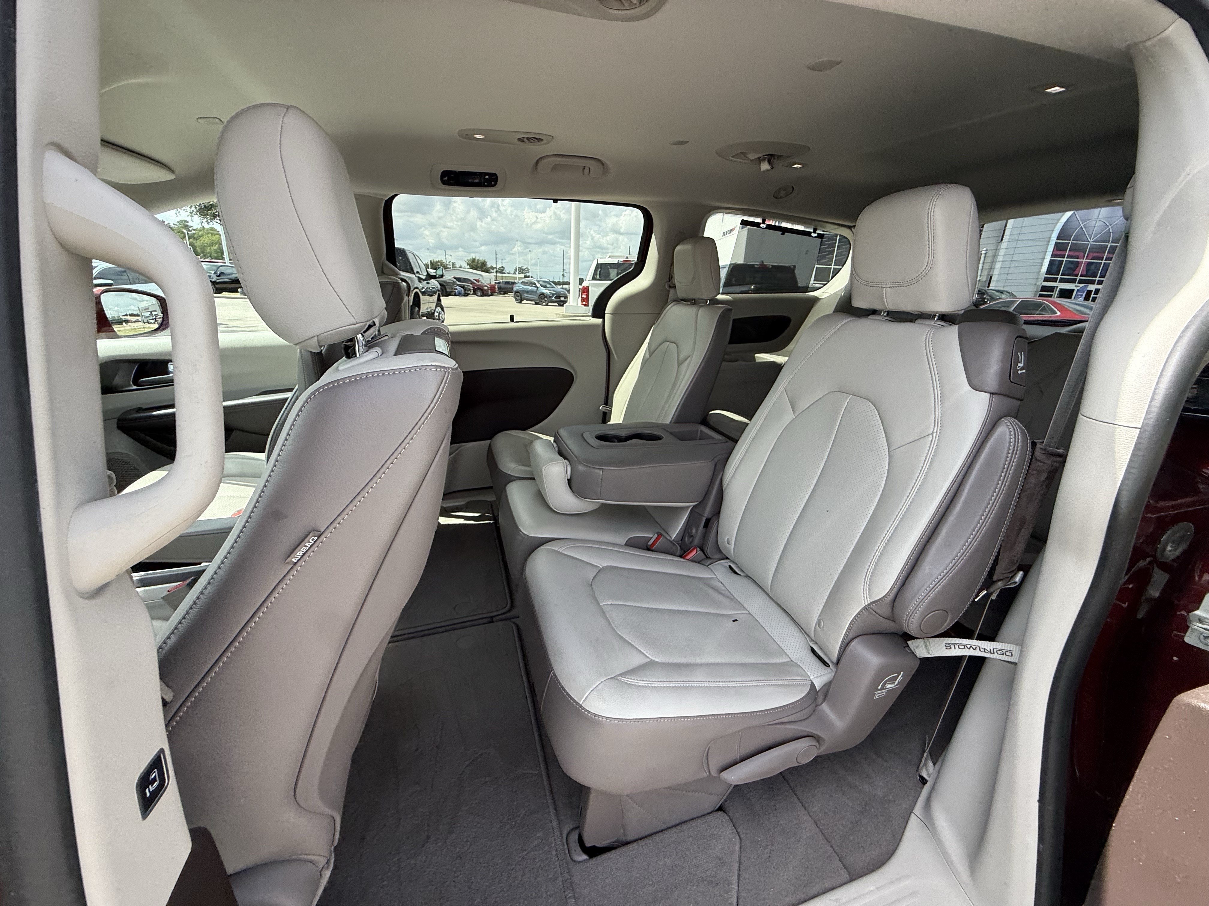 Used 2017 Chrysler Pacifica Touring-L Plus FWD image 30