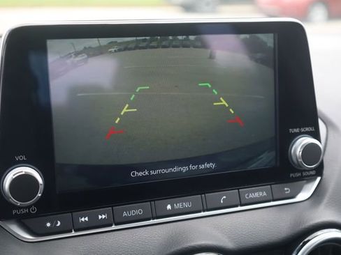 Used 2025 Nissan Sentra SV FWD image 17