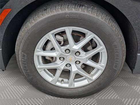 Used 2023 Chevrolet Equinox LT FWD image 10