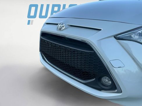 Used 2020 Toyota Yaris LE image 21