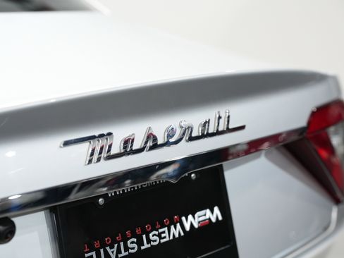 Used 2015 Maserati GranTurismo Sport image 21