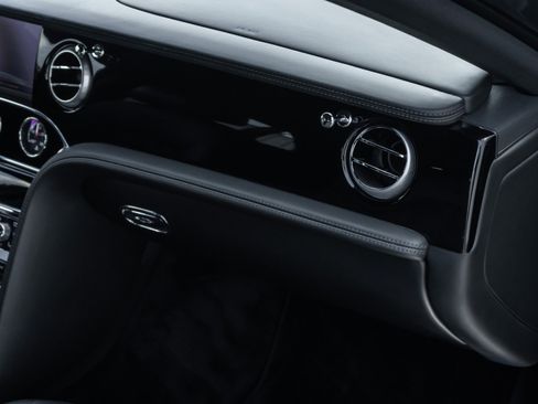 Used 2015 Bentley Mulsanne image 21