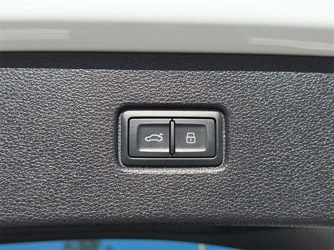 Certified 2023 Audi Q7 2.0T Premium w/ Towing Package image 14