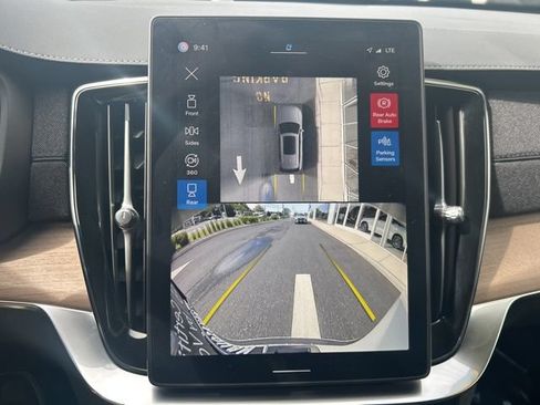 Certified 2025 Volvo XC90 B6 Plus AWD/4WD image 23