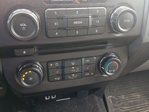 Used 2018 Ford F150 XLT w/ Equipment Group 302A Luxury image 15