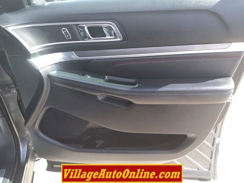 Used 2018 Ford Explorer Sport AWD/4WD image 32
