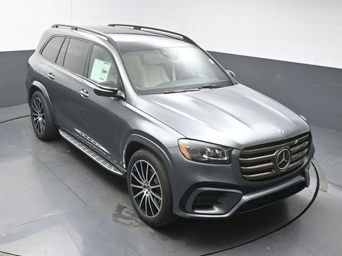 Used 2025 Mercedes-Benz GLS 450 4MATIC image 43