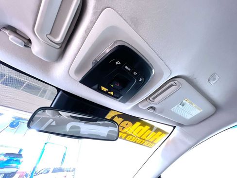 Used 2025 Toyota Corolla LE FWD image 31