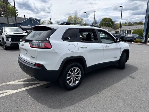 Used 2022 Jeep Cherokee Latitude Lux w/ Mopar Interior Package AWD/4WD image 6
