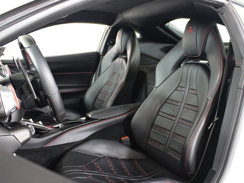 Used 2020 Ferrari 812 Superfast RWD image 36