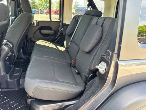 Used 2022 Jeep Wrangler Unlimited Rubicon 4xe w/ Dual Top Group AWD/4WD image 16
