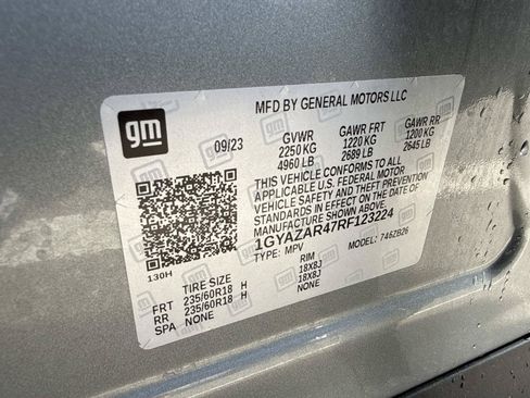 Used 2024 Cadillac XT4 Luxury w/ Cold Weather Package FWD image 37